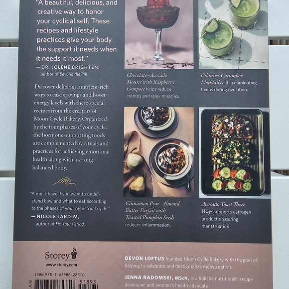Moon Cycle Cookbook - A Holistic Nutrition Guide - Picture 2 of 2